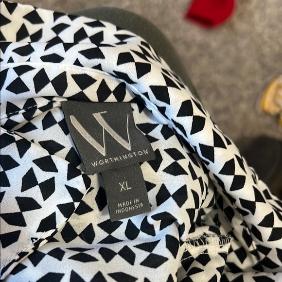 Worthington Black and White Button Down Blouses - Picture 3 of 5